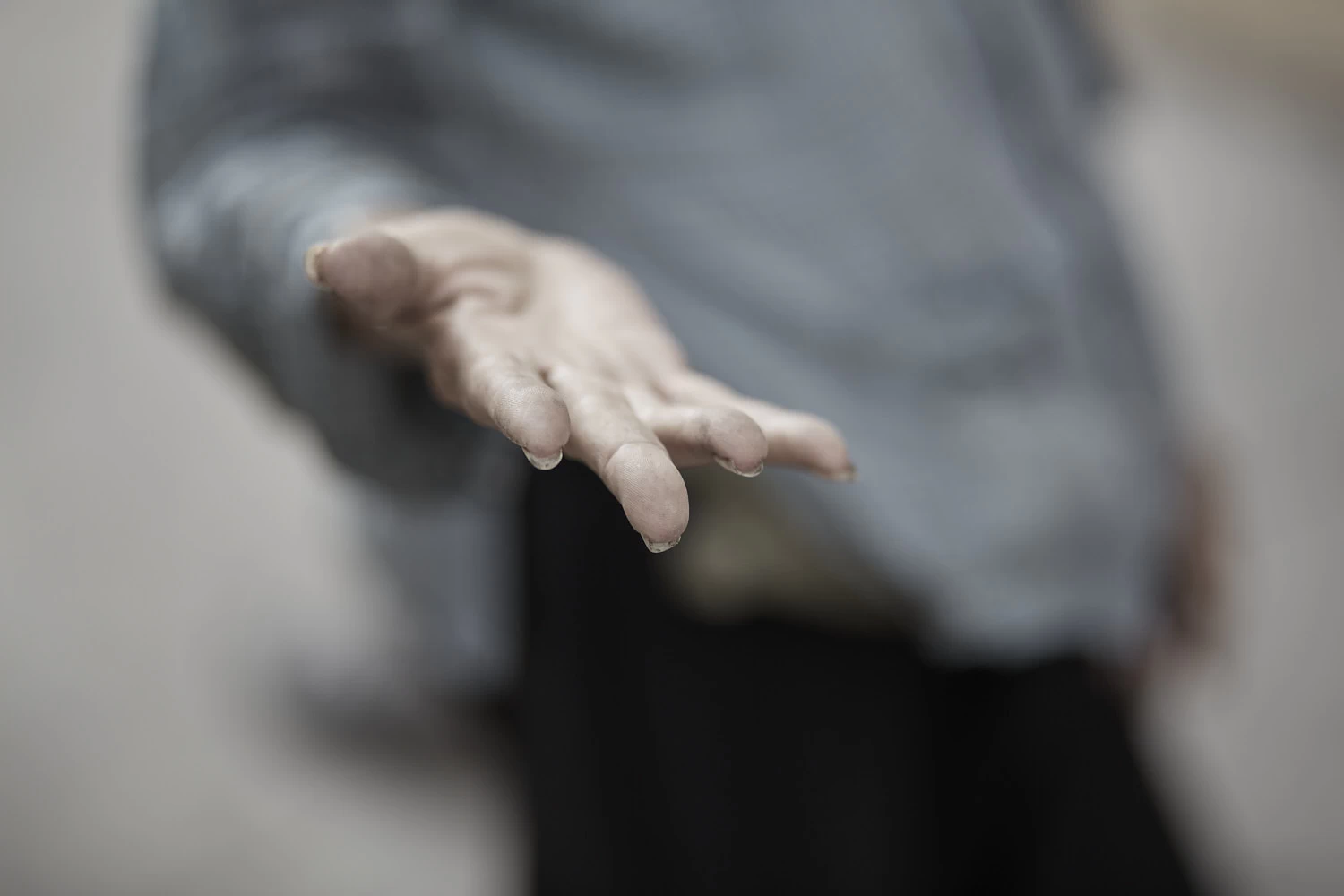 Vietnamese woman asking for money