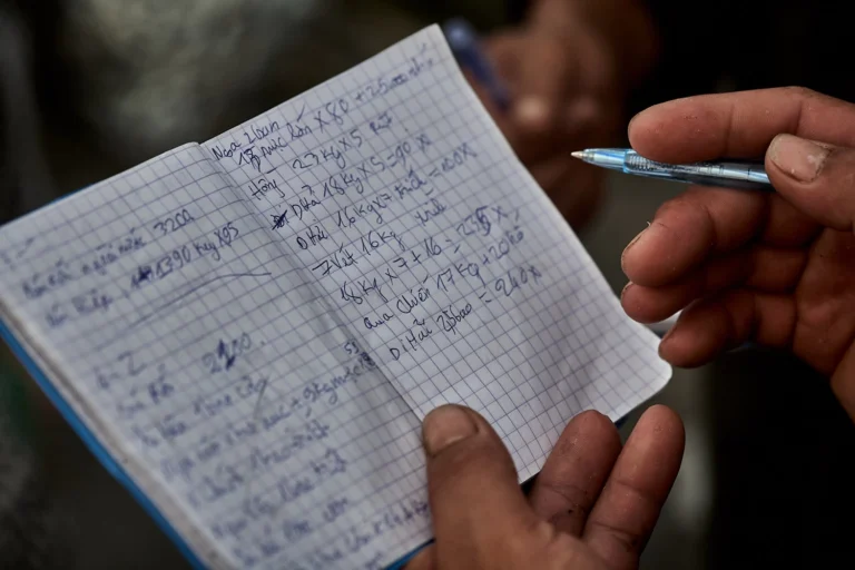 Documenting the catch and cash at a Vietnamese fishing village