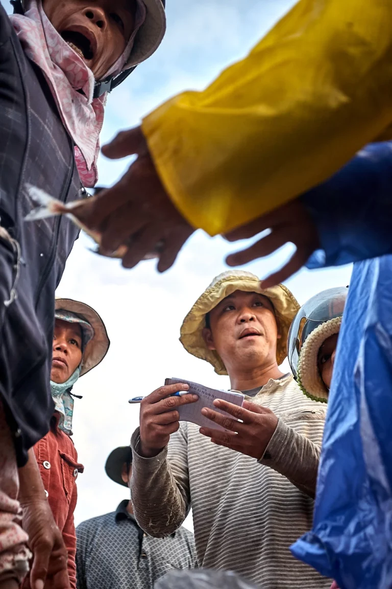 Trading in a Vietnamese fishing village