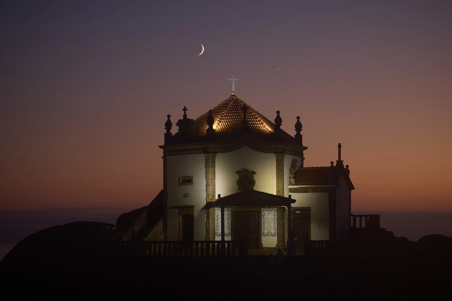 Capela Do Senhor Da Pedra with moon and Venus